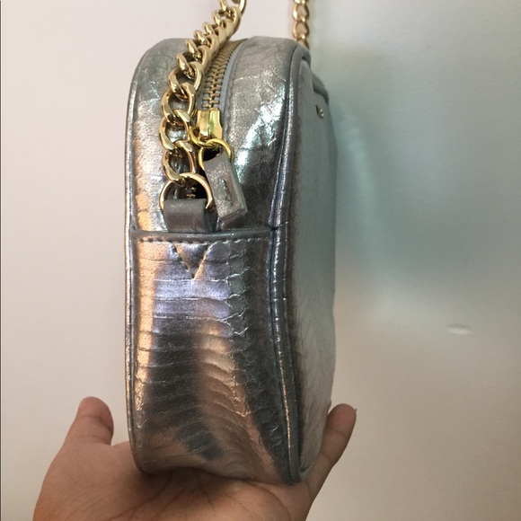 Victoria’s Secret Metallic Crossbody Bag - Picture 4 of 7
